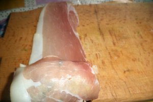 Chiftelute in bacon