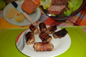 Chiftelute in bacon