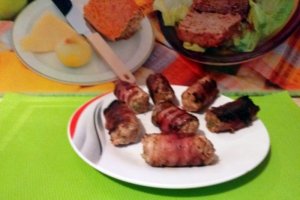 Chiftelute in bacon