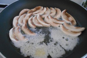 Cartofi noi cu ciuperci, la cuptor