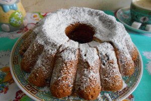 Desert guguluf din albusuri, cu merisoare