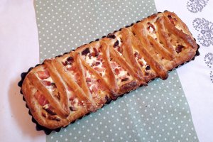 Tarta cu branza, iaurt grecesc si piept de porc