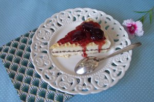 Tort de inghetata de vanilie cu foi de napolitana