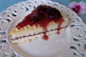 Tort de inghetata de vanilie cu foi de napolitana