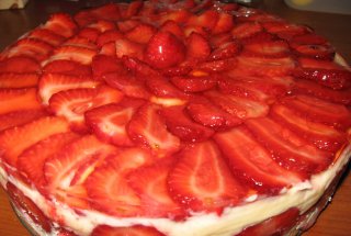 Desert tort cu capsuni