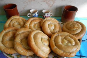 Placinte foioase cu urda si marar