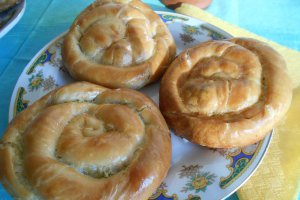 Placinte foioase cu urda si marar