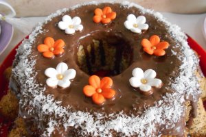 Desert guguluf din albusuri, cu mac si ciocolata