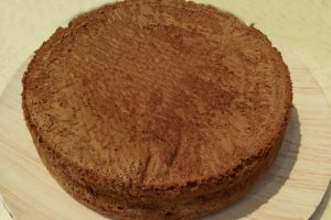 Desert tort cu crema de ciocolata alba si afine - 7 ani de bucataras