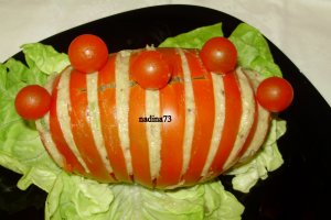 Rosie umpluta cu salata de vinete