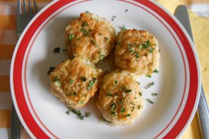 Bulgarasi de cartofi in sos alb, la cuptor