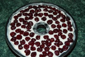 Guguluf cu cacao si visine