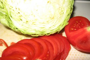 Salata cu varza si rosii