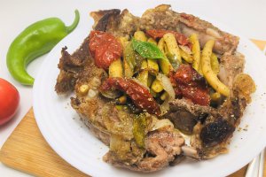 Costita de porc cu pastai de fasole