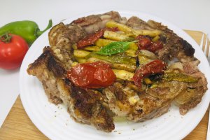 Costita de porc cu pastai de fasole