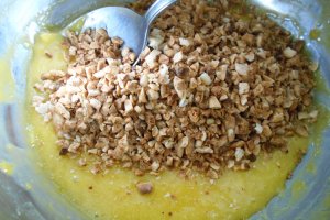 Desert inghetata de vanilie, cu alune de padure