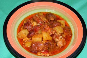 Tocanita de pui si ciolan afumat