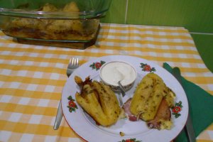 Cartofi impanati cu muschi si cascaval, la cuptor
