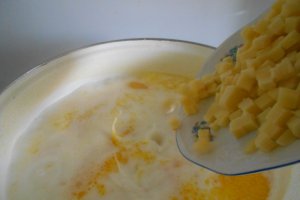 Supa de cascaval, cu crutoane