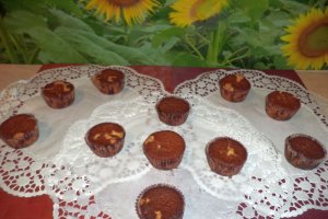 Briose cu fructe de padure si ciocolata alba