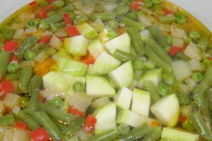 Ciorba de legume cu dovlecel