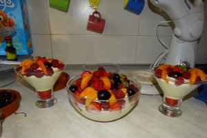Mouse de ciocolata cu fructe