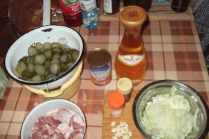 Mîncare de castraveţi muraţi