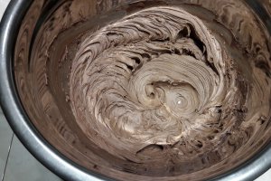 Prajitura cu crema de ciocolata si zmeura