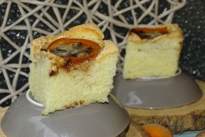 Desert prajitura cu caise si fulgi de ciocolata