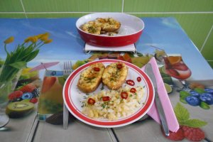 Cartofi la cuptor cu salata de varza murata