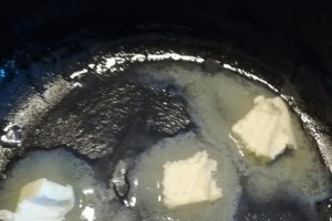 Desert galuste cu caise si miez de nuca