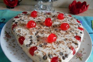 Desert tort inimioara, din inghetata de vanilie si ciocolata - Reteta nr. 600