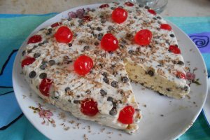 Desert tort inimioara, din inghetata de vanilie si ciocolata - Reteta nr. 600