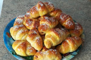 Desert cornuri cu rahat si ciocolata