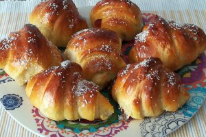 Desert cornuri cu rahat si ciocolata