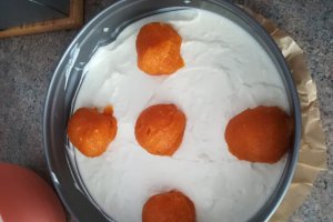 Desert cheesecake cu jeleu de caise