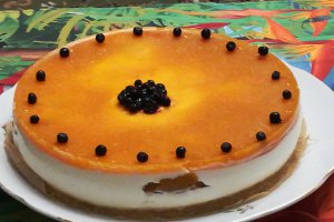 Desert cheesecake cu jeleu de caise