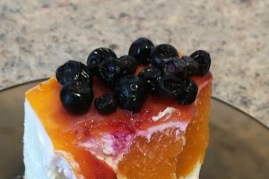 Desert cheesecake cu jeleu de caise