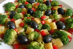 Salata de broccoli si cartofi