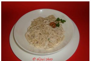 Spaghete cu sos de nuci