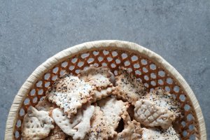 Biscuiti sarati (crackers) cu seminte