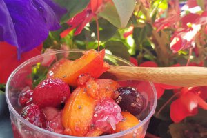Salata de fructe cu seminte de chia