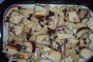 Desert budinca de cozonac cu pere