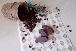 Desert ciocolata de casa cu indulcitor, cafea si migdale