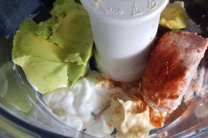 Pasta de ton, avocado si iaurt de capra
