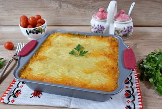 Placinta cu peste, legume si piure