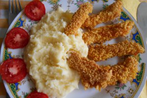 Pui crispy, cu piure cremos de cartofi