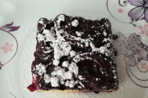 Desert prajitura cu prune si afine
