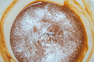 Desert la pahar cu crema caramel