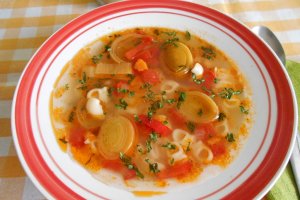 Ciorba de praz, cu legume si paste